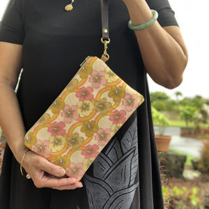 Retro Hibiscus Wristlet